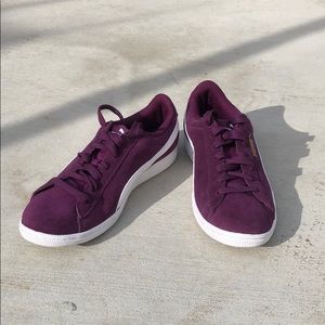New, never worn women’s Puma sneakers size 7.5
